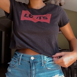 cute levi’s t-shirt (looks cute cropped too!)